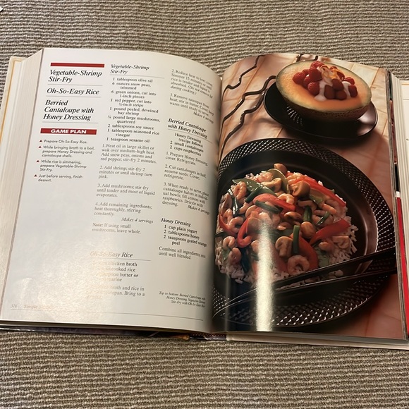 The Creative Cooking  hardcover 607 Page with full size coloured pictures - Picture 4 of 7